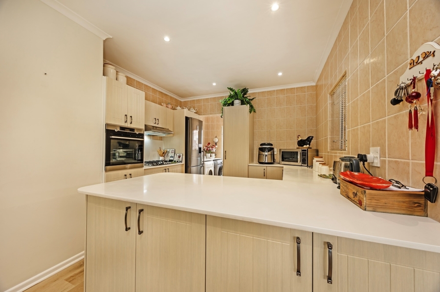 2 Bedroom Property for Sale in Protea Heights Western Cape